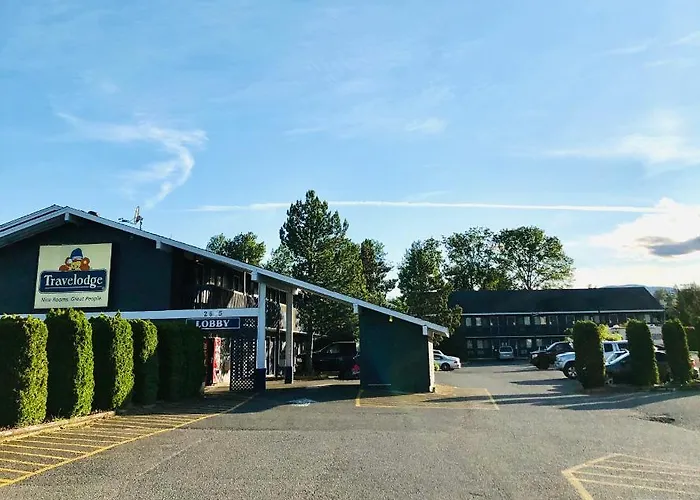 Dog Friendly Hotels in Courtenay