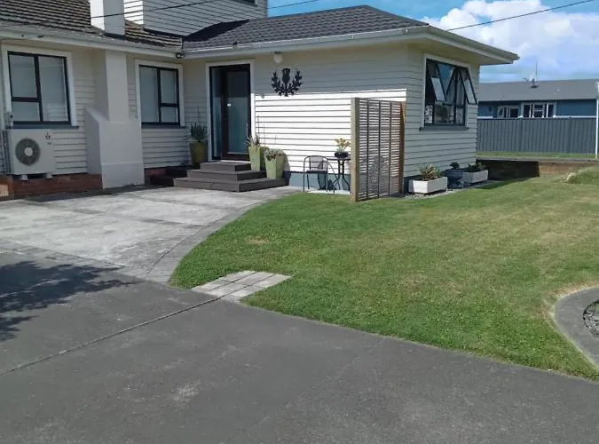 Dog Friendly Hotels in Napier
