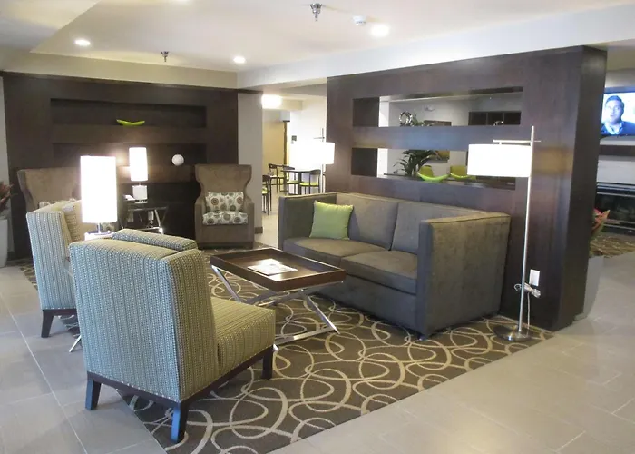 Dog Friendly Hotels in Grand Forks