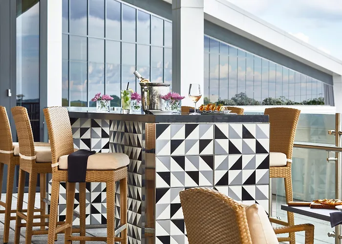 Dog Friendly Hotels in Forest Park