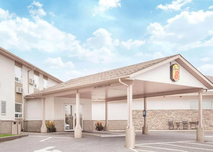 Dog Friendly Hotels in Kenora