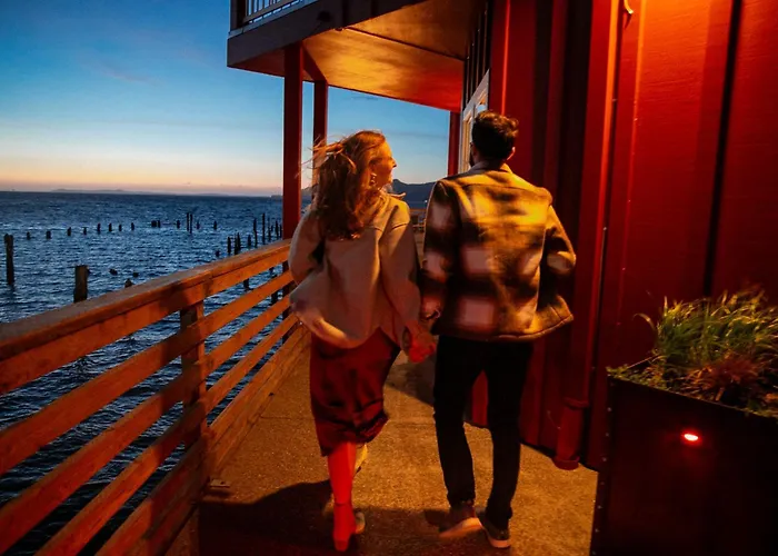 Dog Friendly Hotels in Astoria