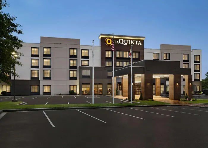 Dog Friendly Hotels in Elkton