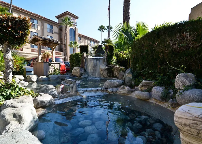 Dog Friendly Hotels in Lawndale
