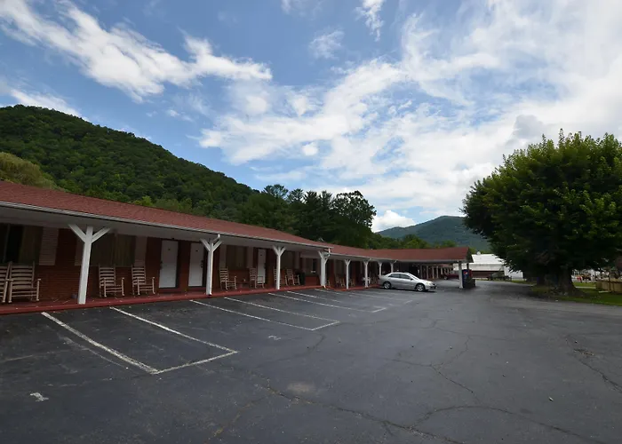 Dog Friendly Hotels in Maggie Valley
