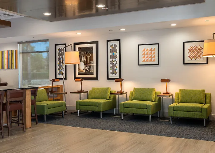 Dog Friendly Hotels in Fullerton