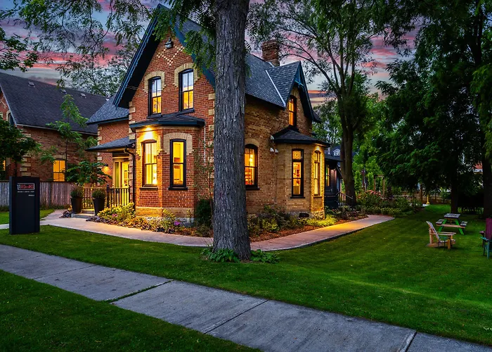 Dog Friendly Hotels in Collingwood