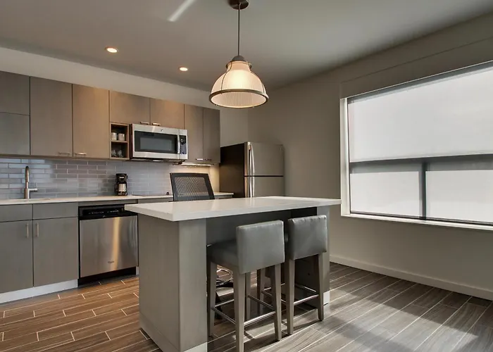 Dog Friendly Hotels in Oak Brook