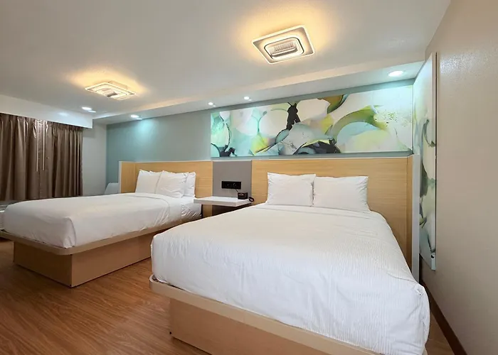 Dog Friendly Hotels in Salina