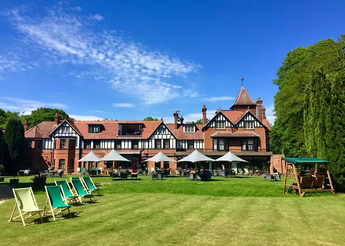 Dog Friendly Hotels in Brockenhurst