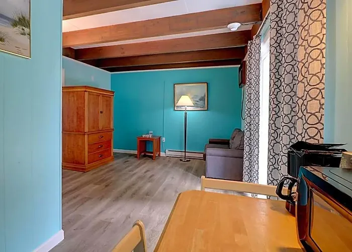 Dog Friendly Hotels in Biddeford