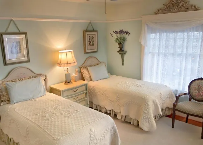 Dog Friendly Hotels in Vancouver